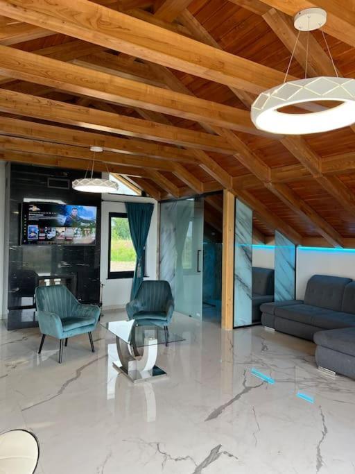 Casa Moderna In Sinteu - Intersectia Intre Modern Si Linistea Naturii Huta Voivozi Bagian luar foto