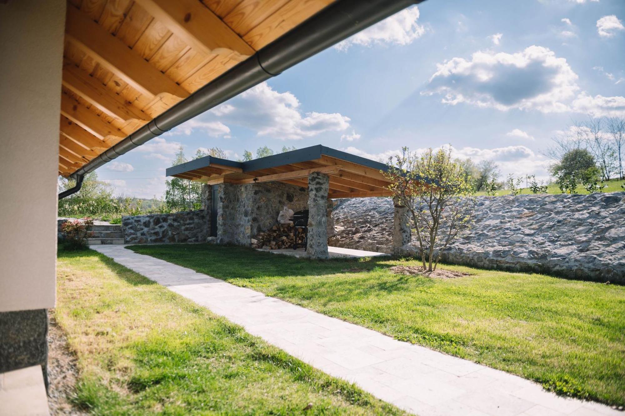 Casa Moderna In Sinteu - Intersectia Intre Modern Si Linistea Naturii Huta Voivozi Bagian luar foto