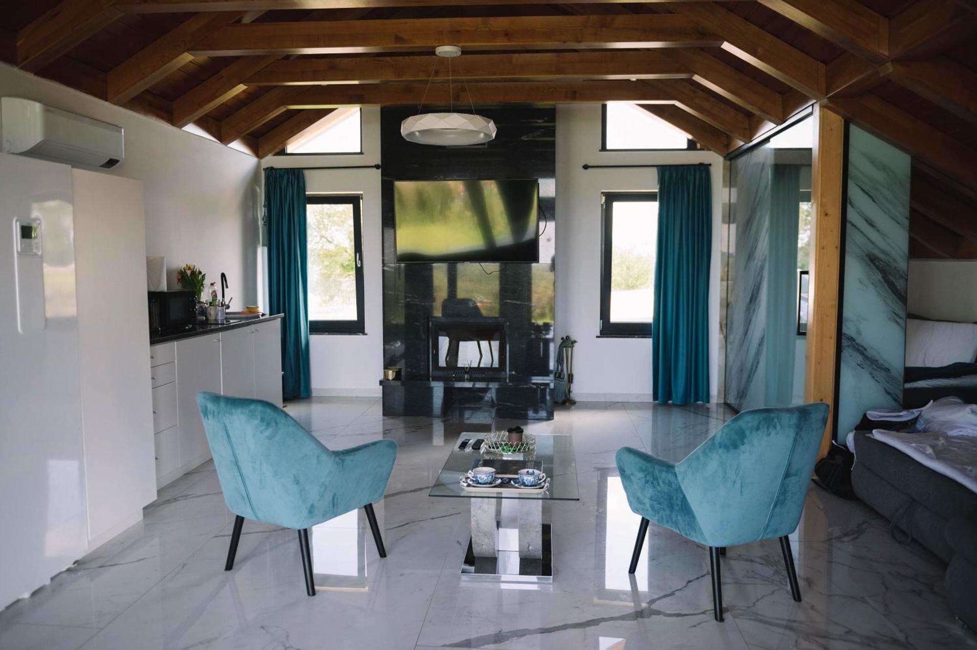 Casa Moderna In Sinteu - Intersectia Intre Modern Si Linistea Naturii Huta Voivozi Bagian luar foto